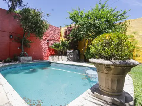 CASA 6 AMBIENTES VILLA DEVOTO