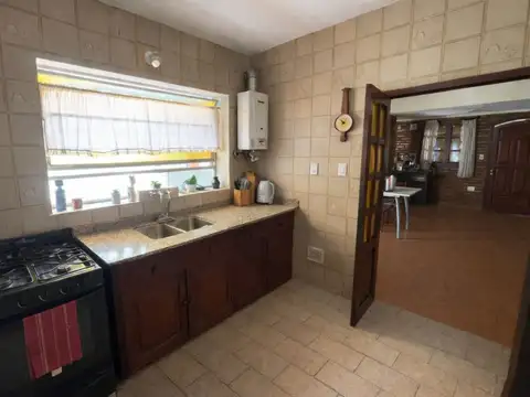 CASA EN VENTA - CHACABUCO AL 700 - BARRIO PARQUE