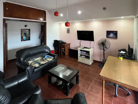 Depto Tipo Casa en Venta con 1 cocheras