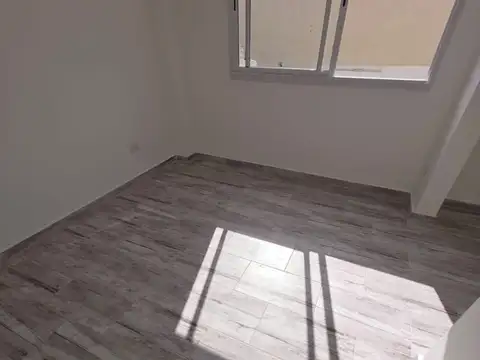 Departamento en Alquiler en Gerli, $ 380.000