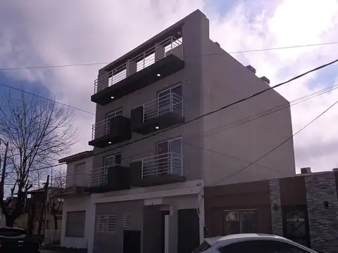 Departamento - Alquiler - Argentina, Lanús - TUYUTI 1391