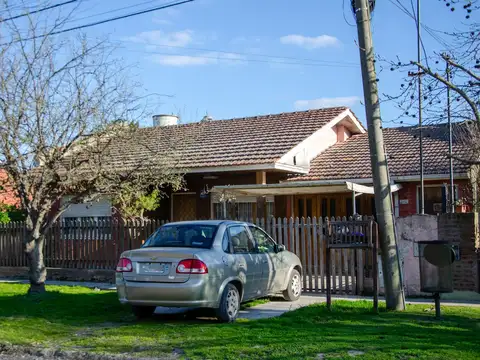 Casa 3 ambientes con 1 baño