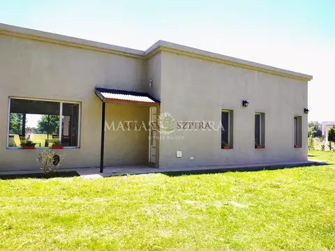 Casa en Venta en Carlos Keen, USD 195.000