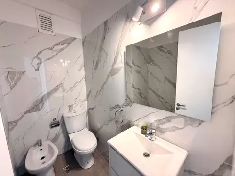 VENTA DEPARTAMENTO PLAZA COLÓN 2 Ambientes con balcón francés