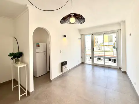 VENTA DEPARTAMENTO PLAZA COLÓN 2 Ambientes con balcón francés