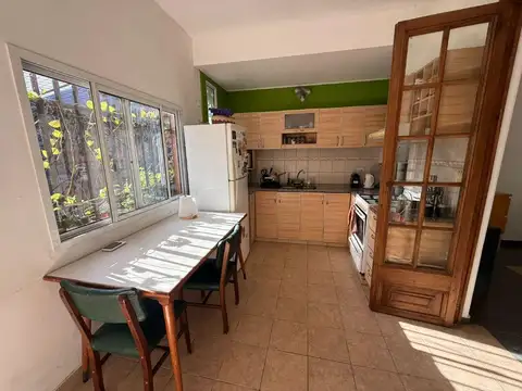Casa 2 ambientes con 2 baños