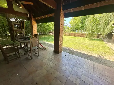 Casa en Venta con 3 cocheras