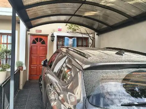 HERMOSO TRIPLEX 4 AMB CON FONDO PARQUIZADO