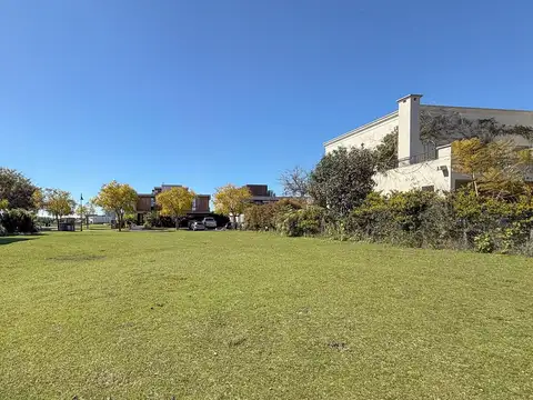 Terreno en Venta de 941,0 m2