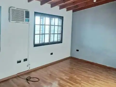 Alquiler amplio duplex 3 amb. con cochera