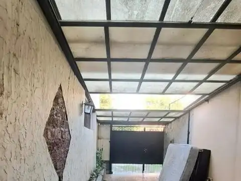 Alquiler amplio duplex 3 amb. con cochera