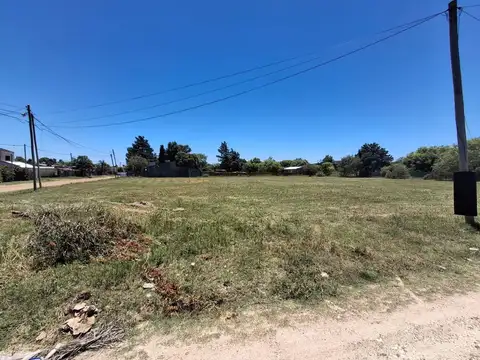 Gran terreno de 3700 m2 cerca ruta 12, San Benito