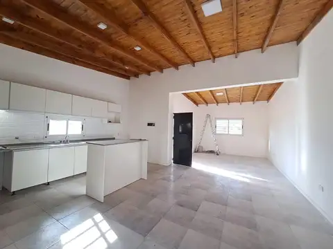 Casa 3 ambientes con 1 baño
