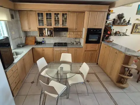 Depto Tipo Casa en Venta de 5 ambientes