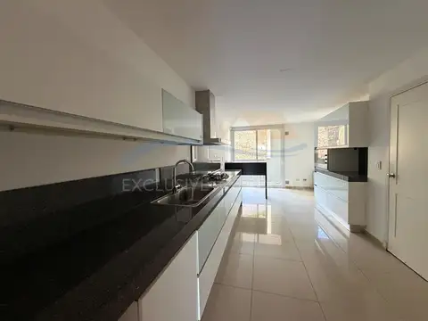 Departamento en Alquiler con 2 cocheras
