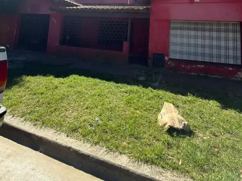 Casa en Alquiler con 1 cochera