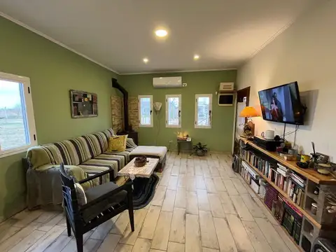 Casa super equipada, con detalles de categoría, barrio Domselaar Chico VENTA