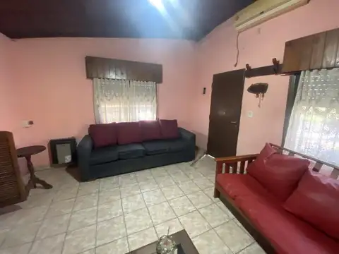 Casa 3 ambientes con 2 baños