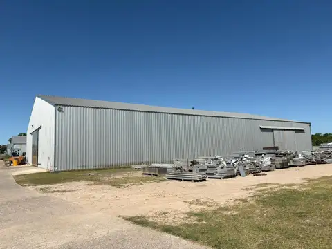 Depósitos/galpones En Venta O Alquiler En Ex. De La Cruz, Intersección Ruta N° 8 Y 6: Fracción De 23.800 M2 Con 4.400 2 Cubiertos