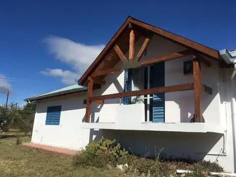 Casa 6 ambientes con 1 baño