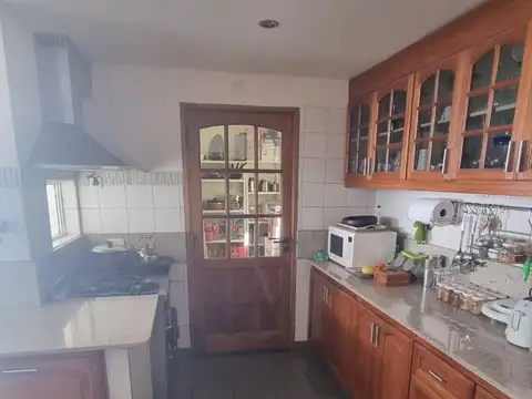 Casa 6 ambientes con 4 baños