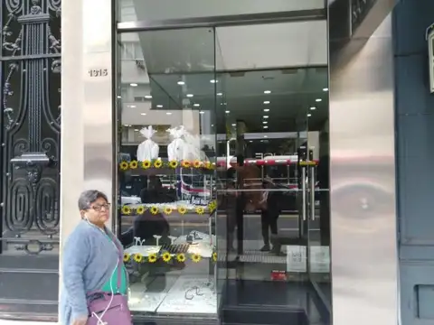 Local en Alquiler en Retiro, $ 2.500.000