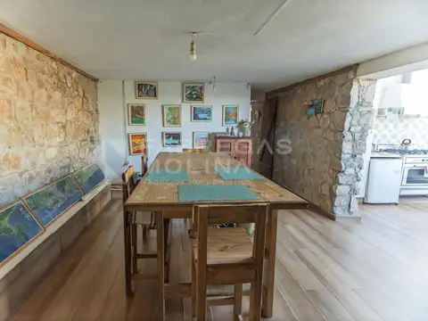 Casa 4 ambientes con 2 baños