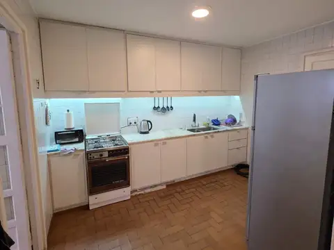 Casa 6 ambientes con 3 baños