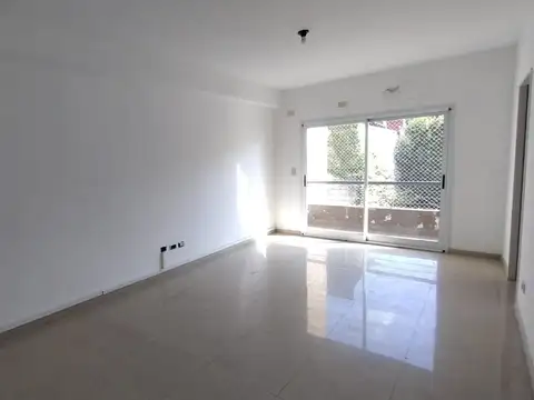 Depto. 2 ambientes en San Martín Centro con cochera