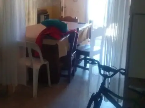 Depto Tipo Casa 6 ambientes con 2 baños