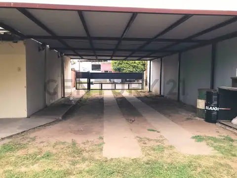 Casa 5 ambientes con 1 baño