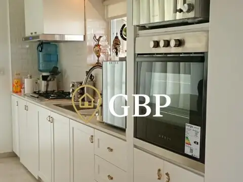 Casa 5 ambientes con 4 baños