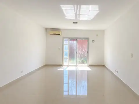Departamento tipo Casa 1 amb con Jardin bajas expensas