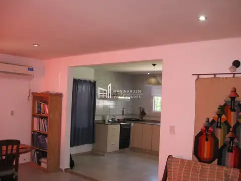 Casa 3 ambientes con 2 baños