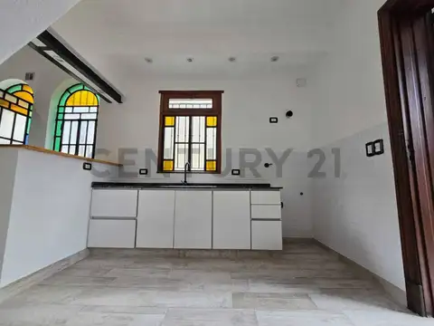 VENTA CASA A ESTRENAR 5AMB CON PATIO Y TERRAZA - CIUDADELA