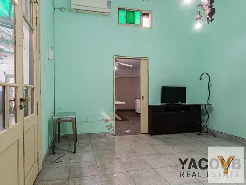 Casa 7 ambientes con 2 baños