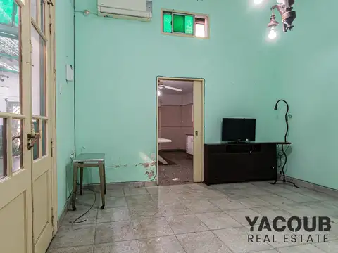 Casa 7 ambientes con 2 baños