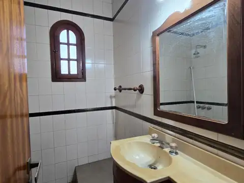 Olavarria 200, Piso 1