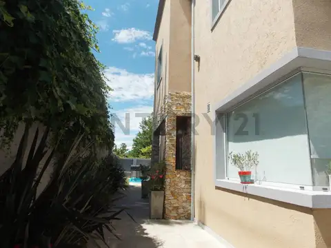 Depto Tipo Casa en Venta 8 años