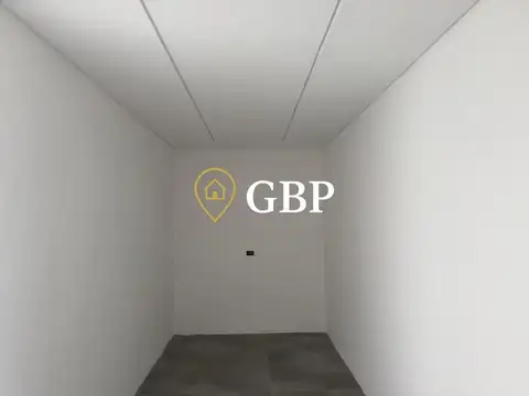 Casa en Alquiler con 6 cocheras