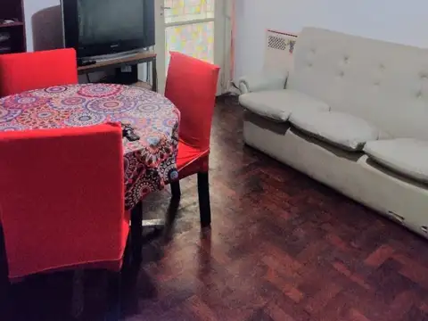 DEPTO 2 AMB EN LINIERS CON PATIO AMUEBLADO