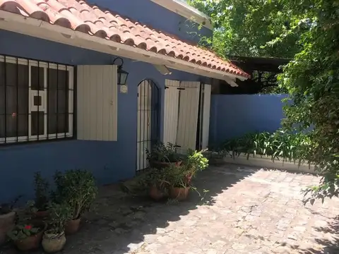 VENTA CASA SOBRE BALBASTRO EXCELENTE UBICACIÖN, BUEN LOTE.