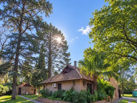 Casa en venta sobre Lisandro de la Torre, Funes | A metros de Ruta 9 | Terreno de 1.424 m²