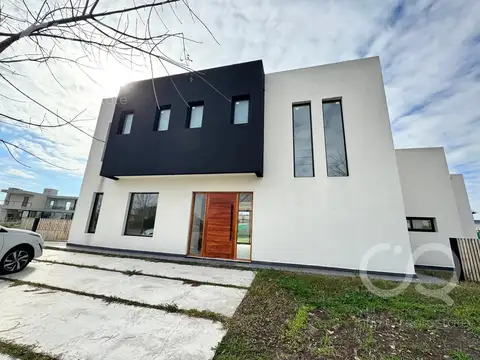 HERMOSA CASA DE 4 AMB A ESTRENAR EN HARAS SANTA MARIA, ACEPTA FINANCIACION 