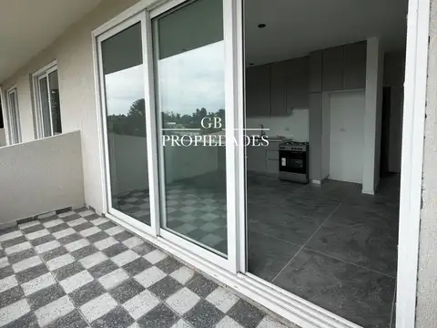 Departamento en Alquiler en Saravi Village, USD 550