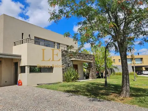 Casa en Alquiler - El Canton