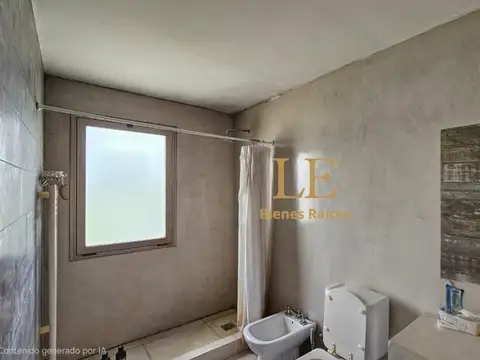 Casa en Alquiler con 5 cocheras