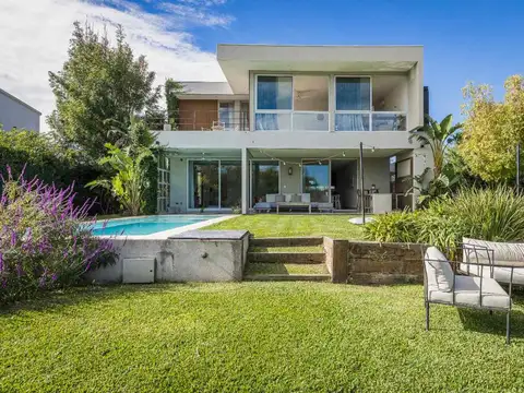 Casa en Venta en El Canton - Norte, USD 358.000