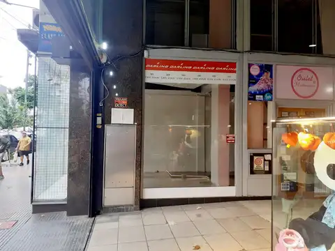 Local en Galería Flores Center - Al frente - Lado izquierdo