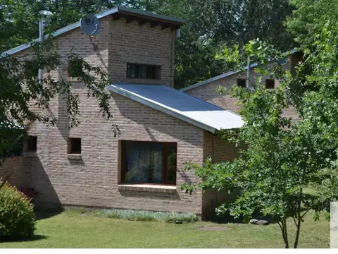 Hotel en Venta - 8 Dormitorios 5 Baños - 4722mts - Calamuchita